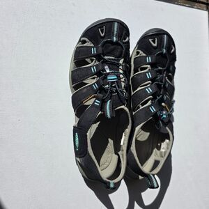 Keen Clearwater CNX Women’s Size 11 Sandals Hiking Water Sport Shoes Black/gray